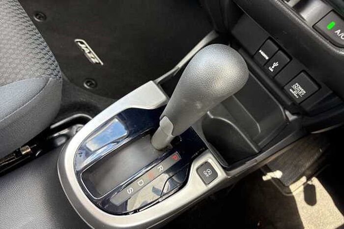 Honda Jazz 1.3 i-VTEC SE Navi 5dr CVT 