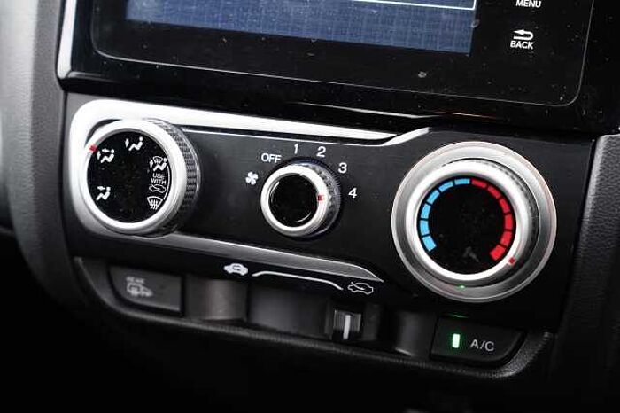 Honda Jazz 1.3 i-VTEC SE Navi 5dr CVT 