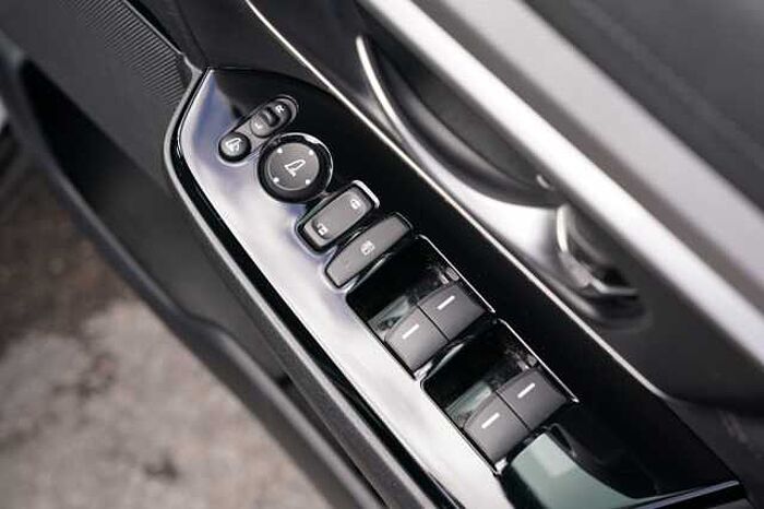 Honda CR-V Hybrid 2.0 i-MMD Hybrid SR 2WD 5dr eCVT 