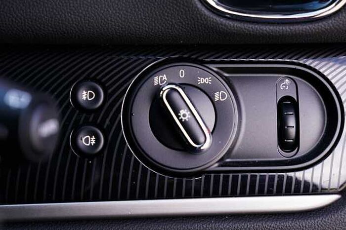 MINI Mini 1.5 Cooper Exclusive 5dr Auto 